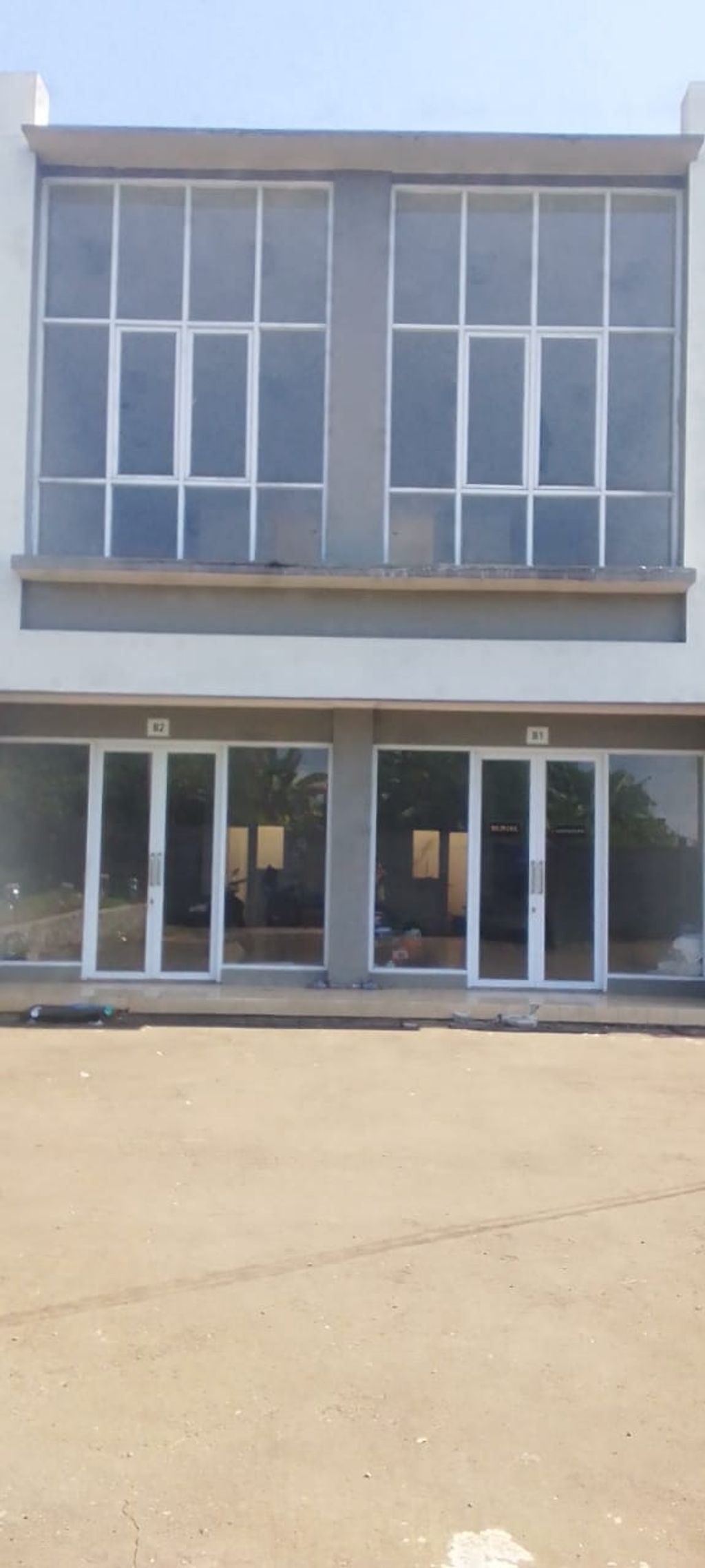 foto tampak rumah tipe 105/61 perumahan Juanda Business Park