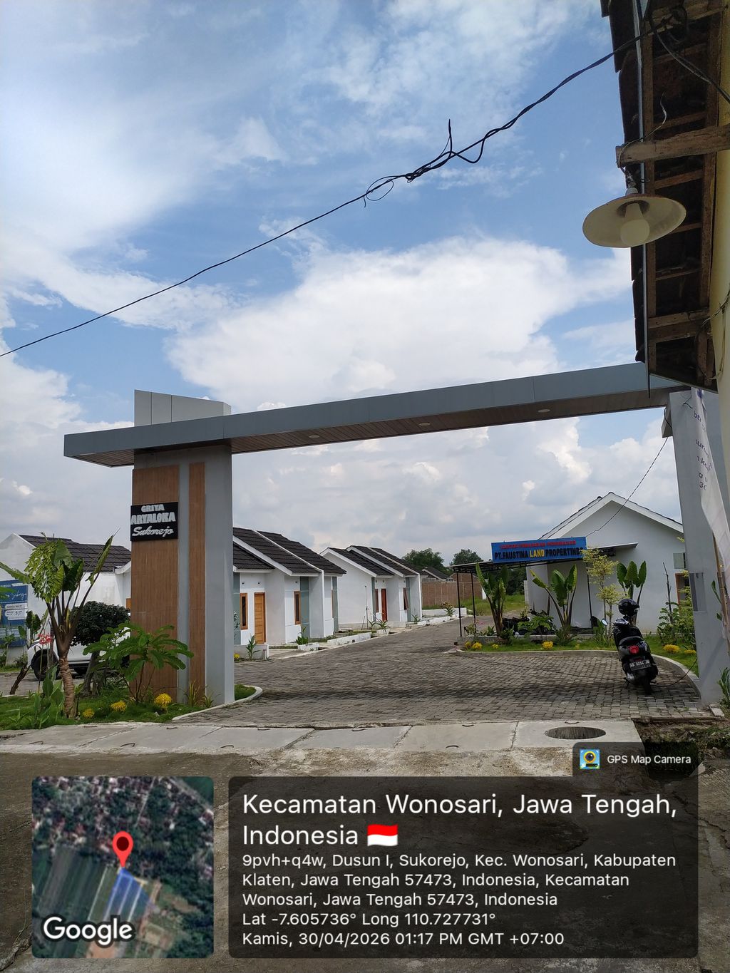 foto gerbang perumahan GRIYA ARYALOKA SUKOREJO