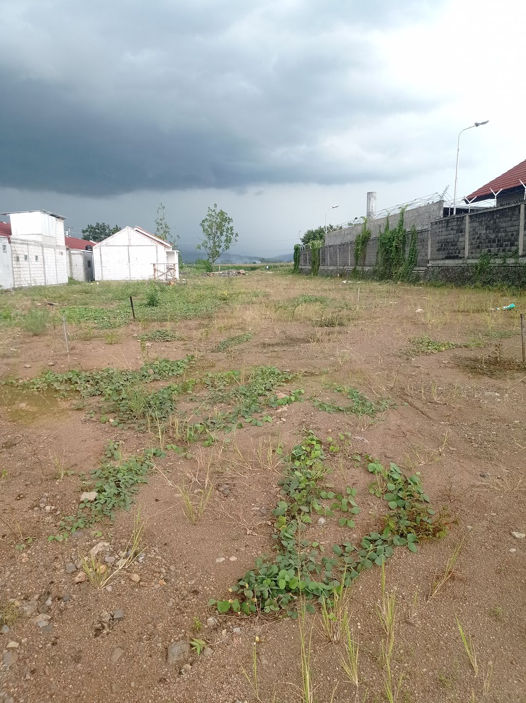 foto posisi tengah perumahan PERUMAHAN MUTIARA INDAH