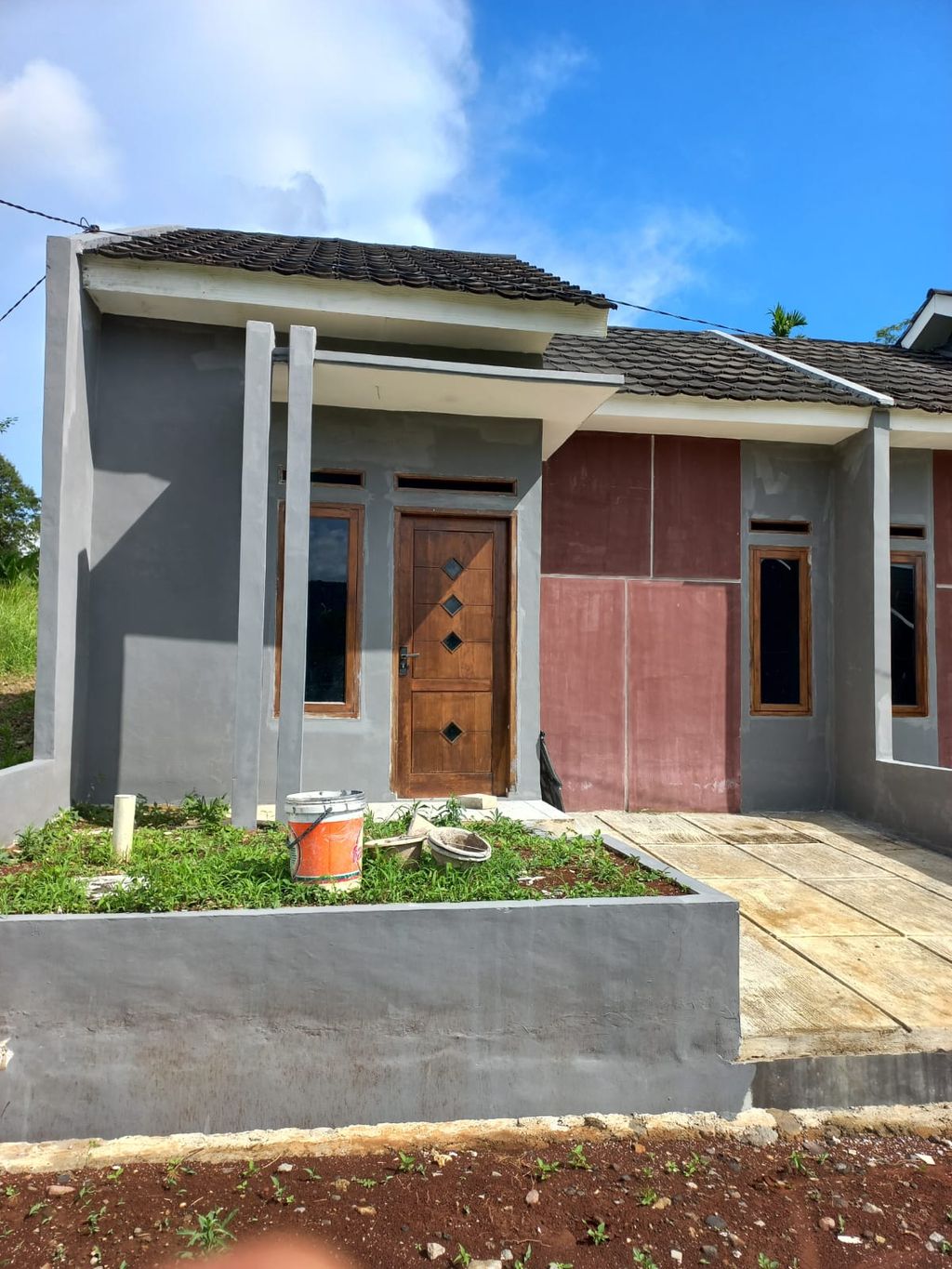 foto tampak rumah tipe 36/60; perumahan GREEN HILL LEMBURSITU