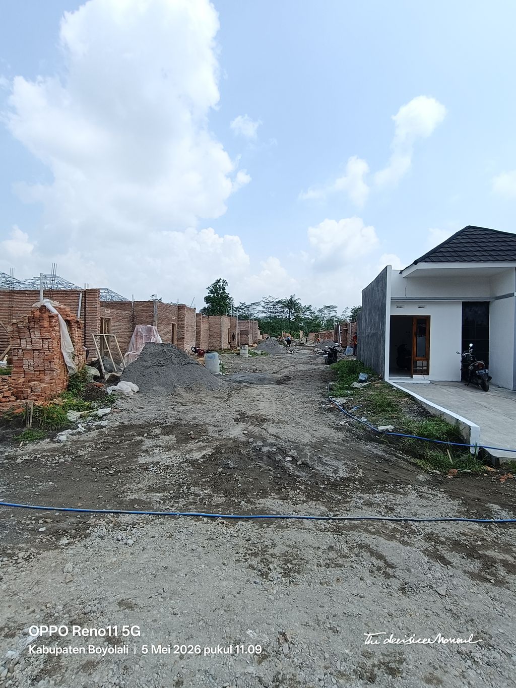 foto posisi tengah perumahan KALUNA UTAMA RESIDENCE