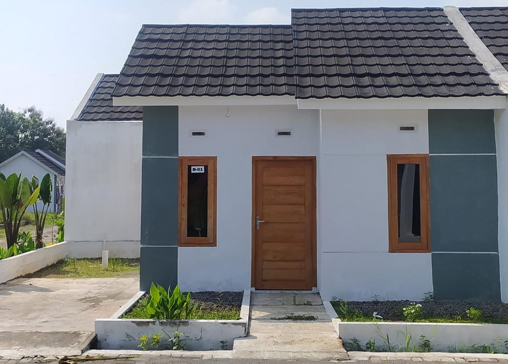 foto tampak rumah tipe 30 perumahan GRIYA ARYALOKA SUKOREJO