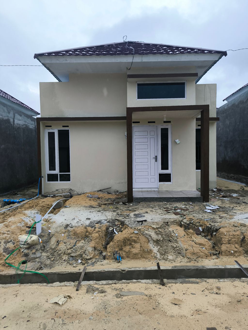 foto tampak rumah tipe 182 perumahan Bukit Sampuraga Baru 3