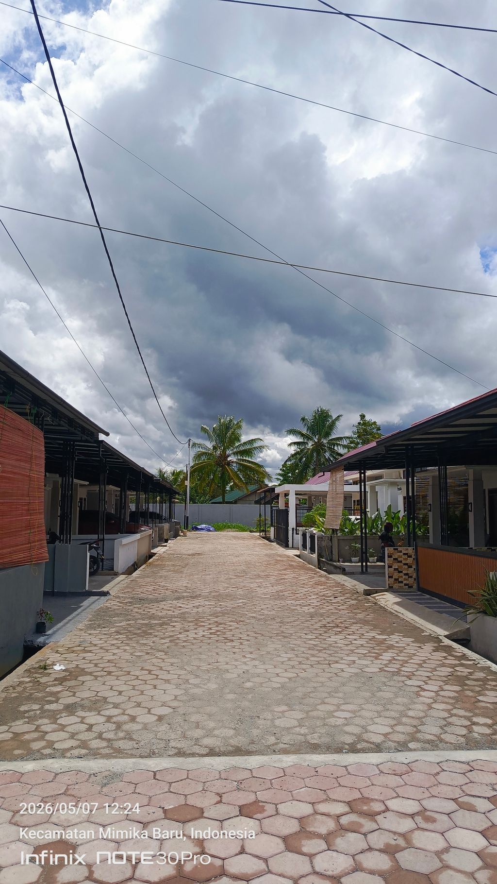 foto posisi tengah perumahan GOLDEN CITY RESIDENCE