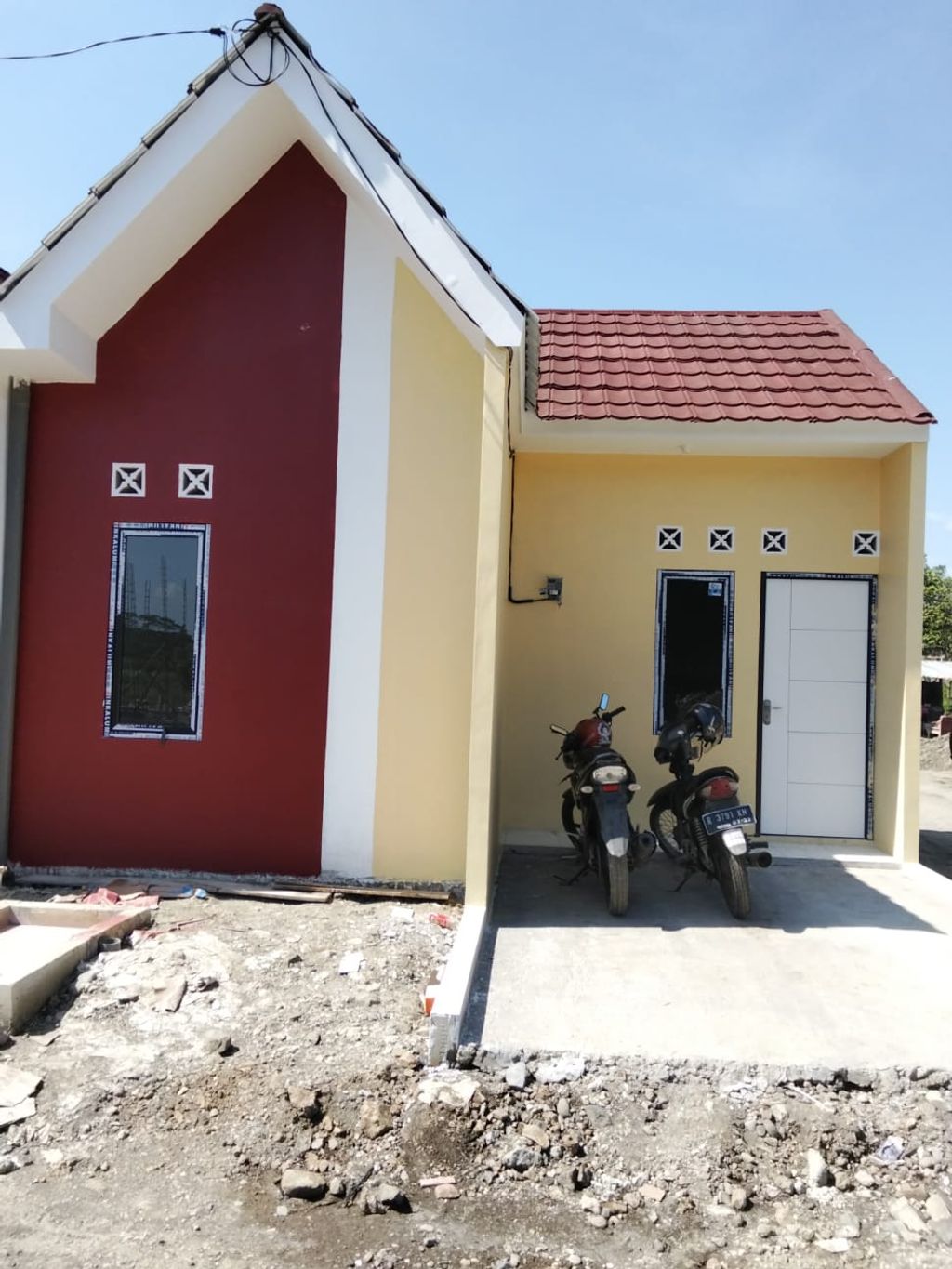 foto tampak rumah tipe subsidi blok C no. 20 perumahan MAHKOTA SULTAN BISMA