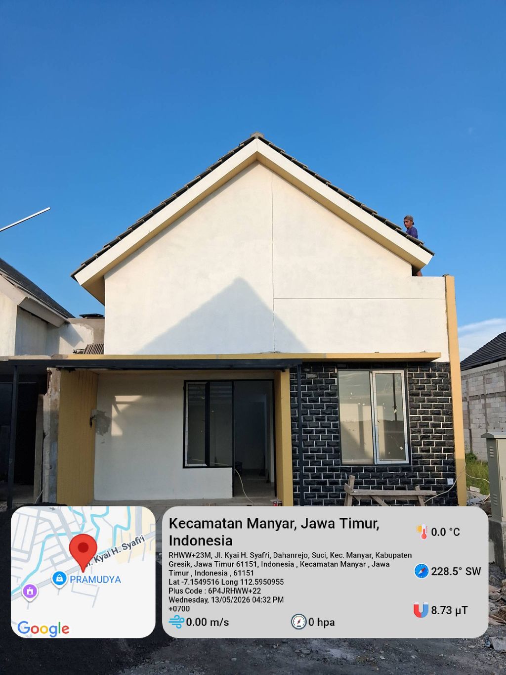 foto tampak rumah tipe SEOUL 59/77 perumahan GRESIK MODERN RESIDENCE