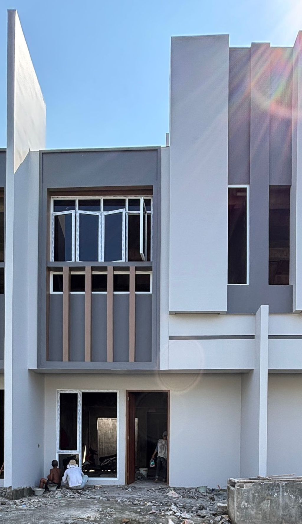 foto tampak rumah tipe 6 x 13.5 (8EE) perumahan Royal Residence Tahap 1