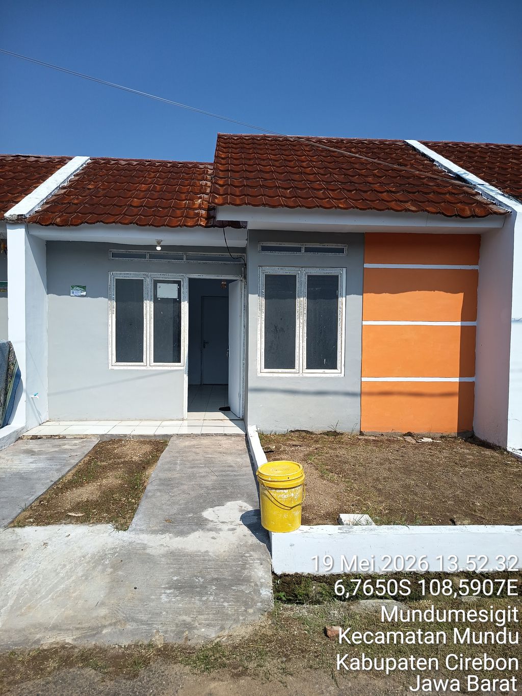 foto tampak rumah tipe 30/66 perumahan Taman Cherry 2
