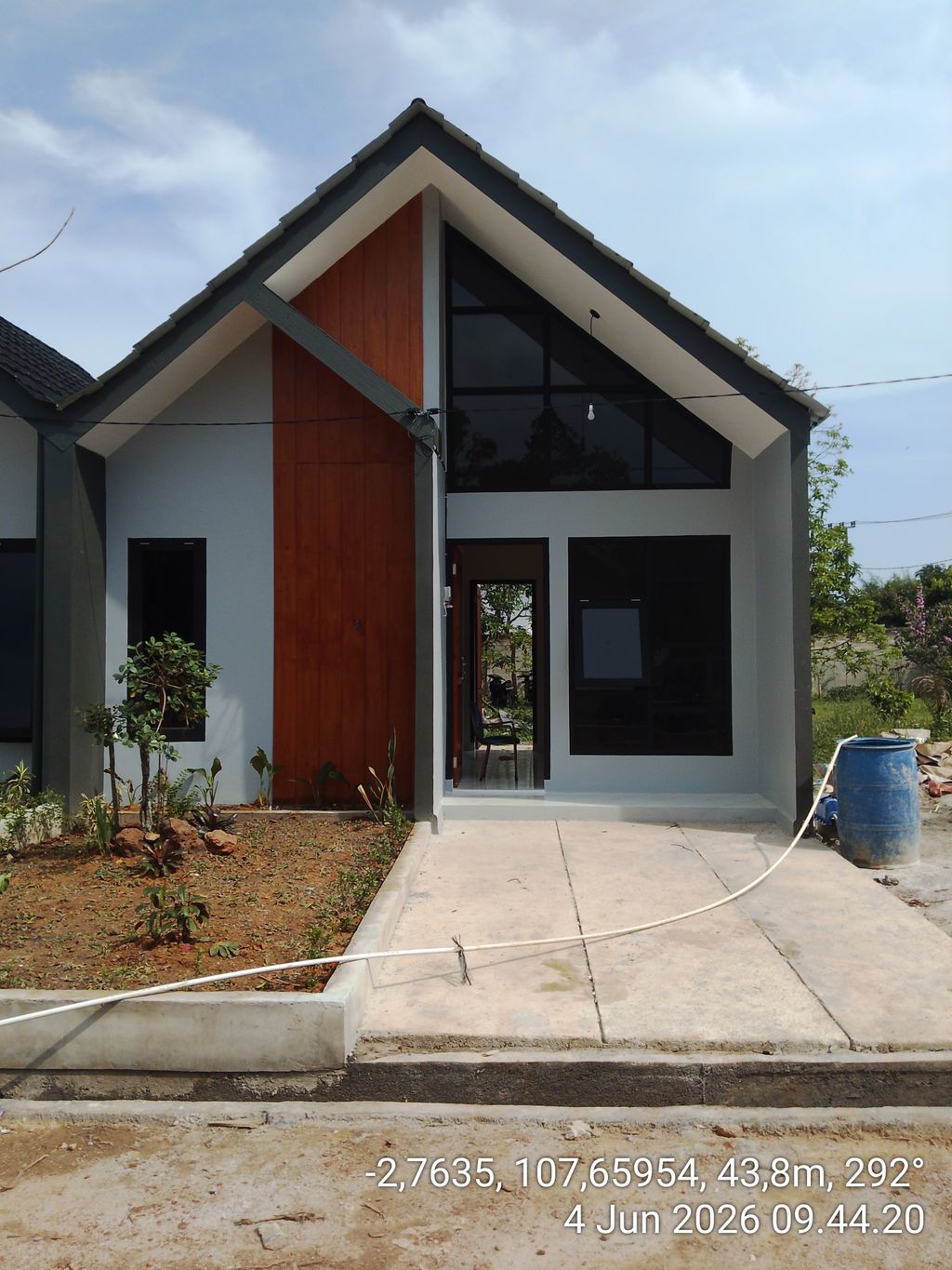 foto contoh rumah perumahan Perumahan Keluarga Residence
