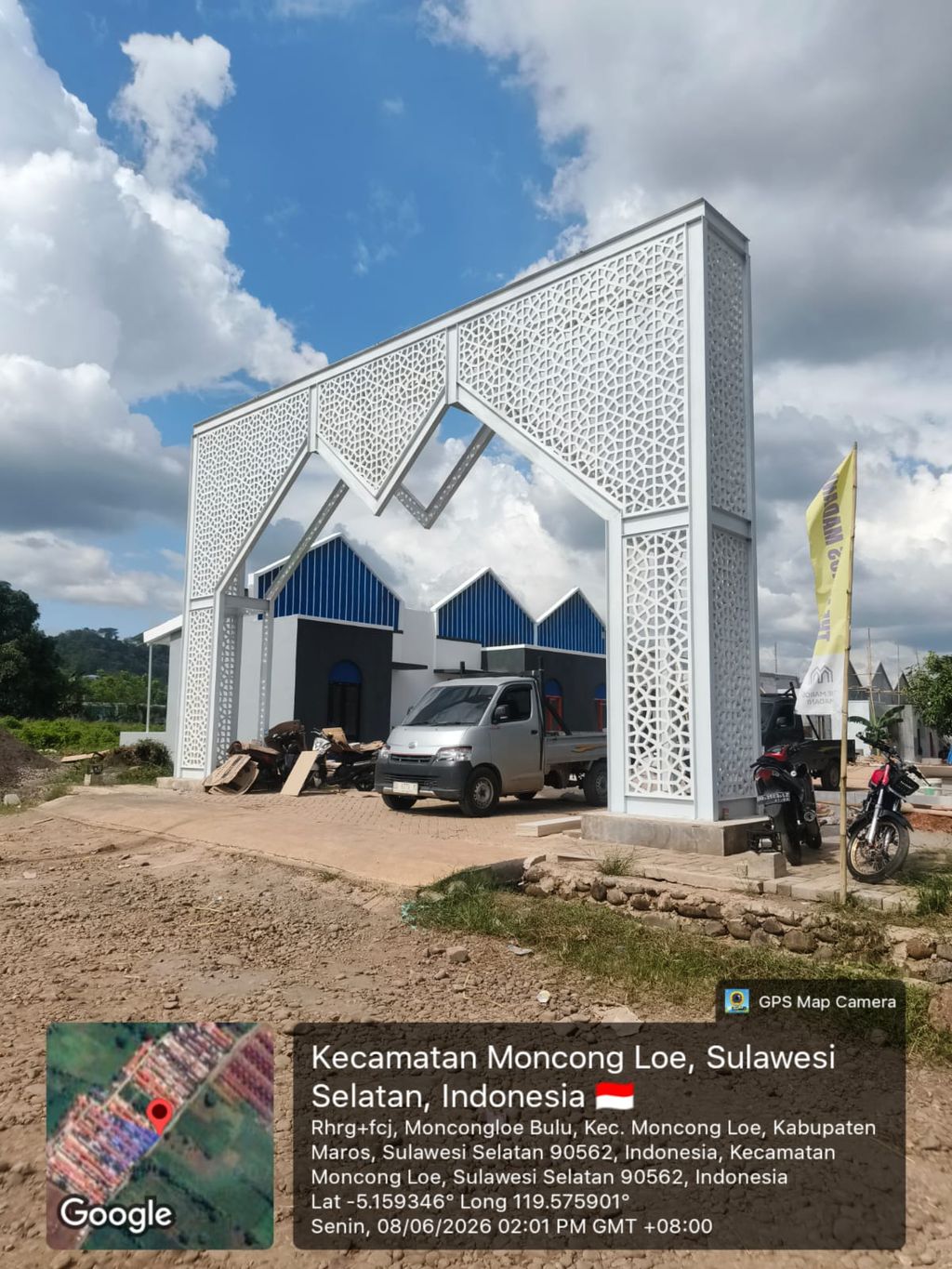 foto gerbang perumahan The Maros Madani