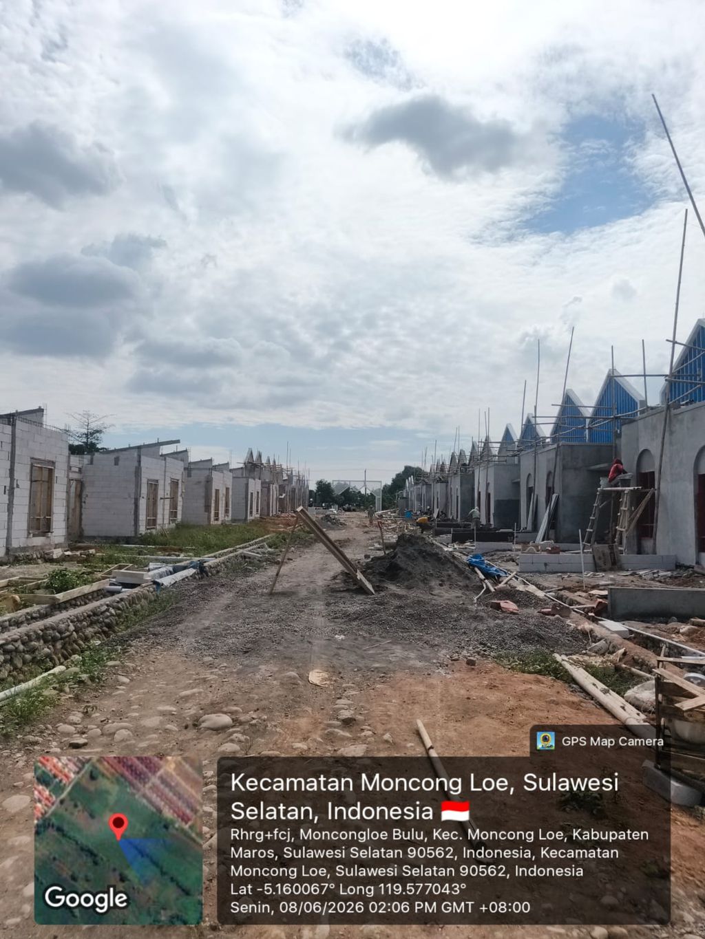 foto posisi tengah perumahan The Maros Madani