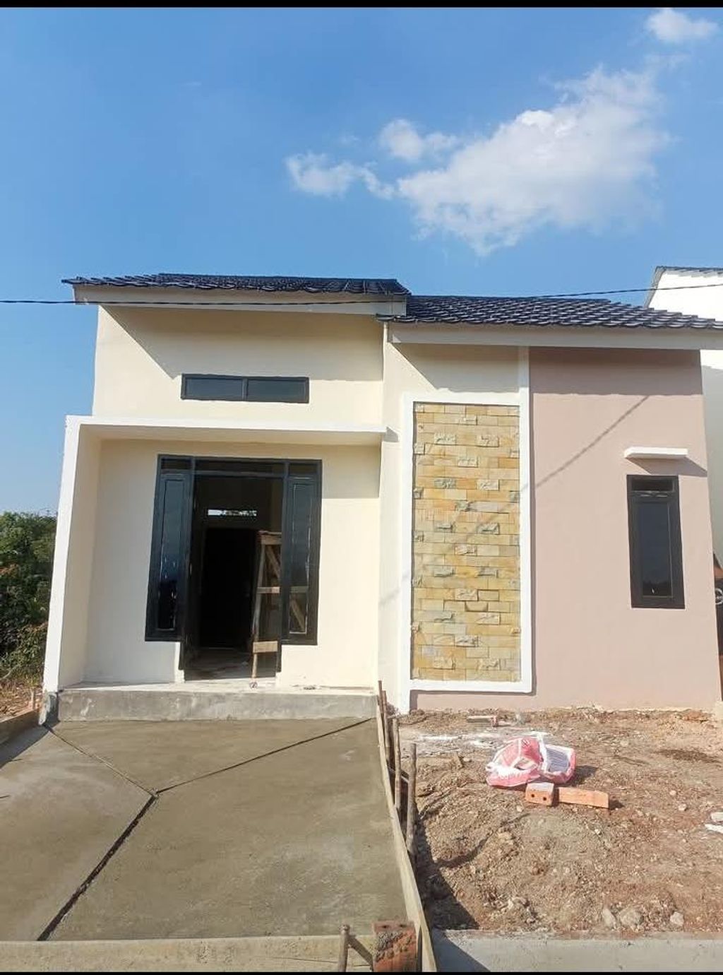 foto tampak rumah tipe 36 perumahan PARAGON RESIDENCE