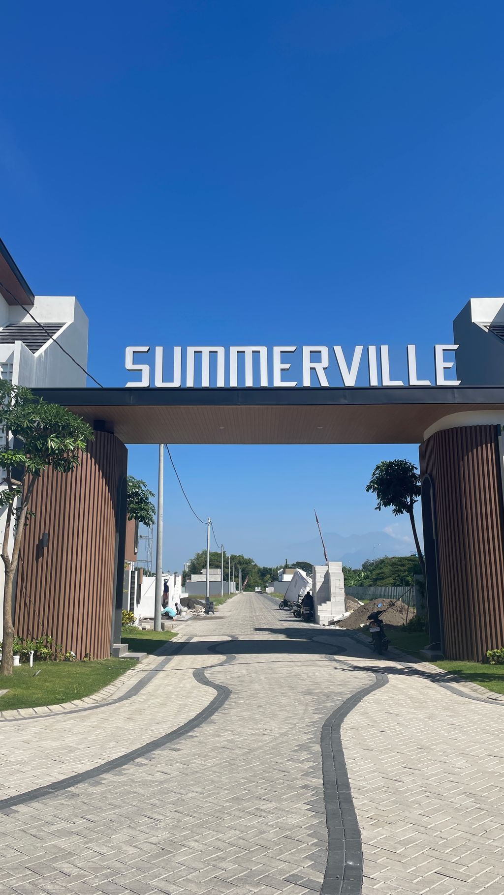foto gerbang perumahan SUMMERVILLE