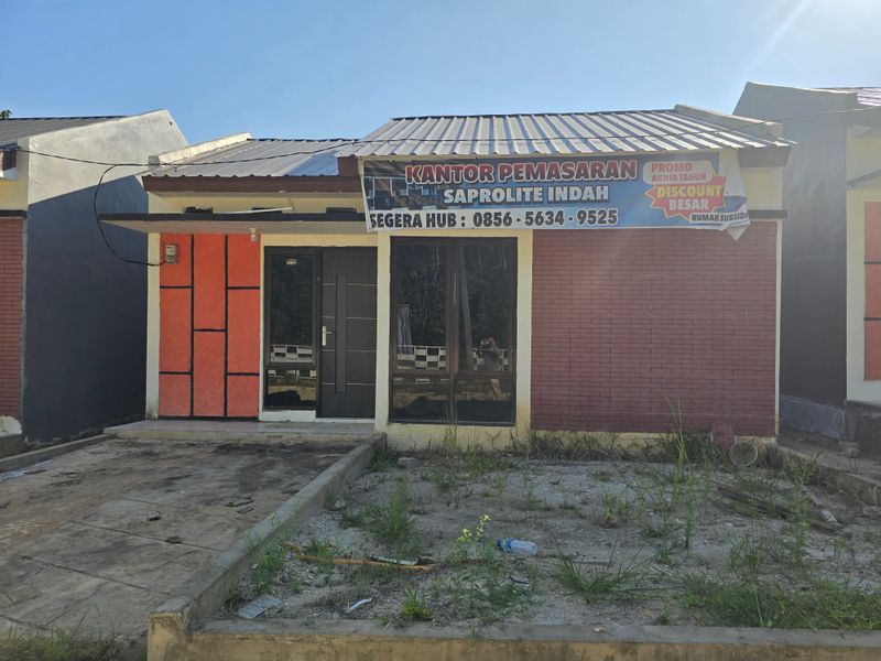 foto contoh rumah perumahan Saprolite Indah