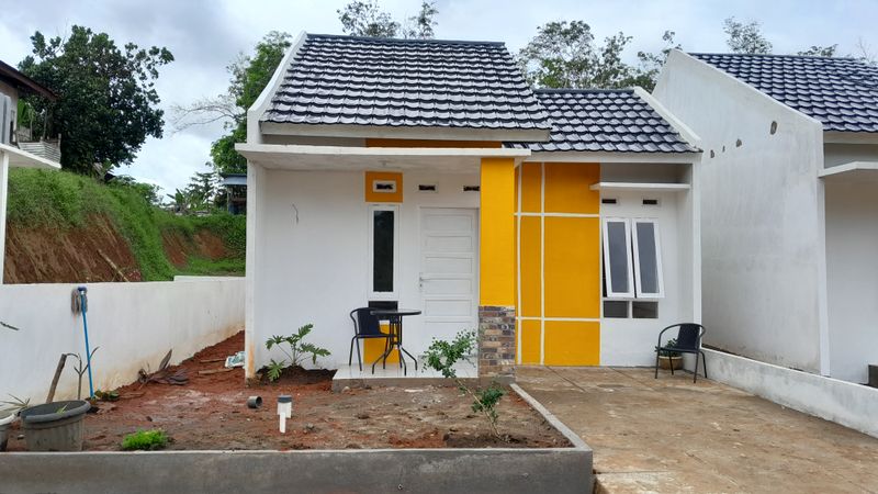 foto contoh rumah perumahan PERDANA REGENCY