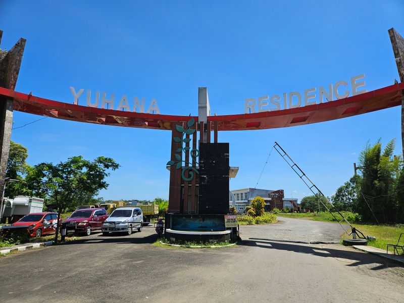 foto gerbang perumahan Yuhana Residence