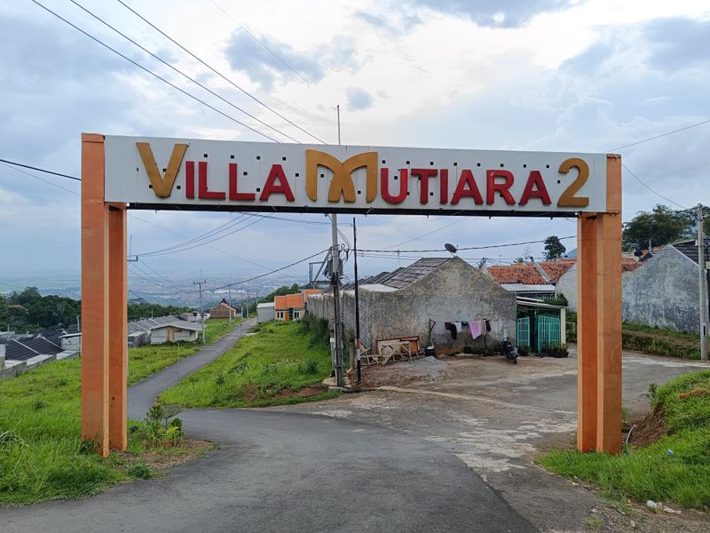 foto gerbang perumahan VILLA MUTIARA 2 Cimanggung