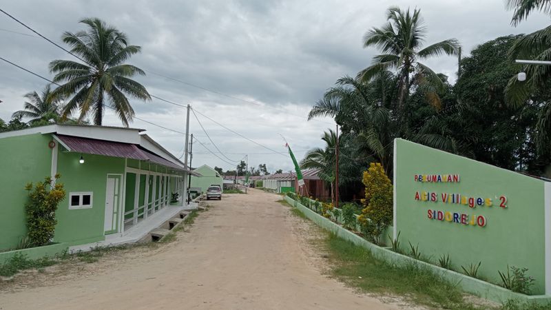 foto gerbang perumahan AGIS Villages 2
