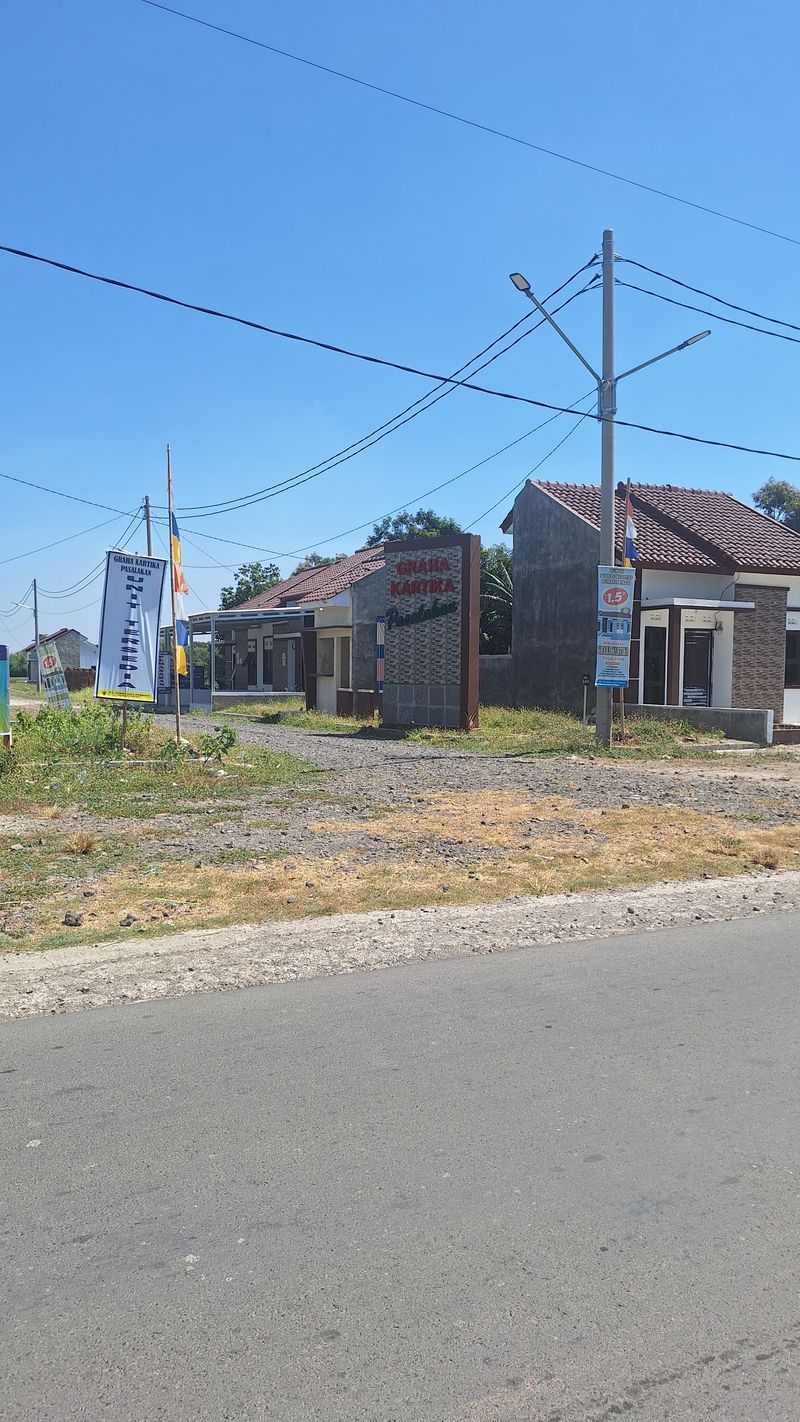foto gerbang perumahan GRAHA KARTIKA PASALAKAN