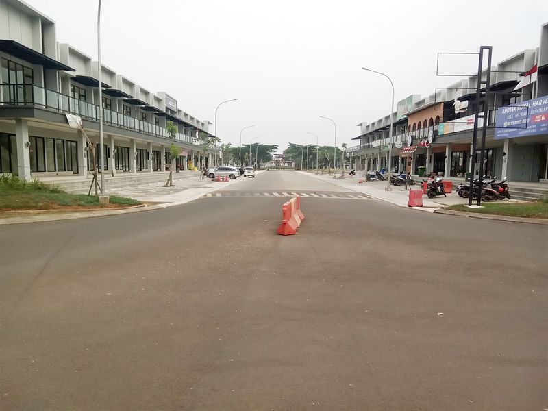 foto gerbang perumahan HARVEST CITY (BOULEVARD SAKURA)