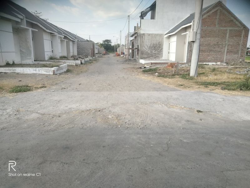 foto gerbang perumahan PESONA KADIREJO