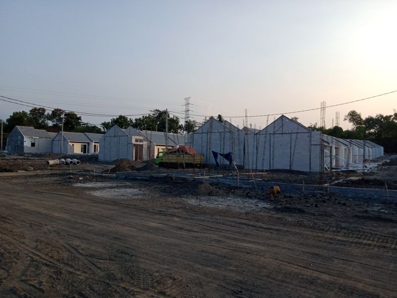 foto posisi tengah perumahan DEWE RESIDENCE LAKE VIEW