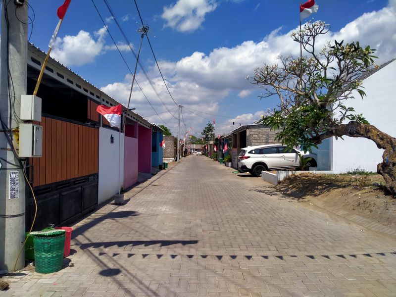 foto posisi tengah perumahan PESONA RANDUSARI
